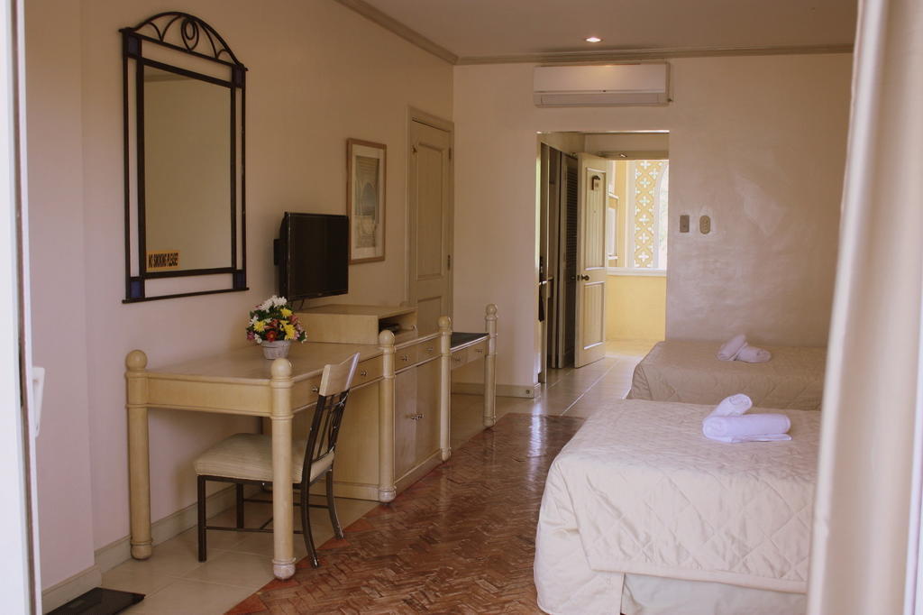 Club Morocco Resort And Country Club Subic Cameră foto
