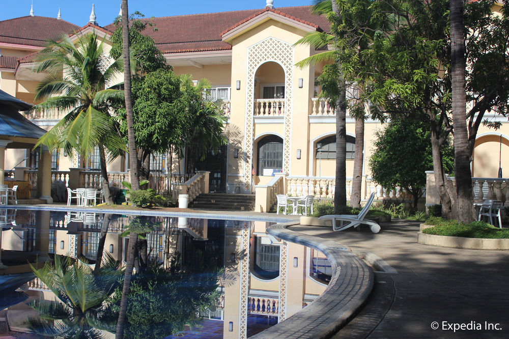 Club Morocco Resort And Country Club Subic Exterior foto