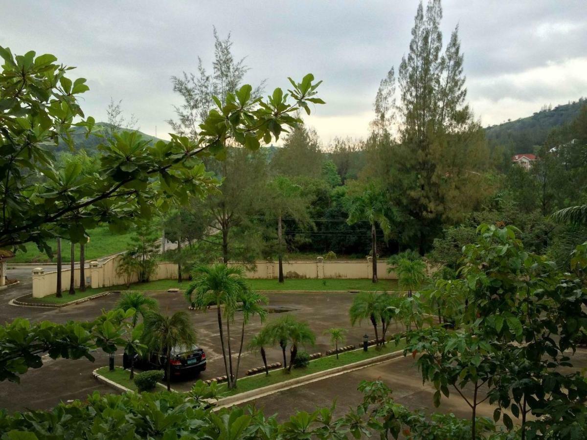 Club Morocco Resort And Country Club Subic Exterior foto
