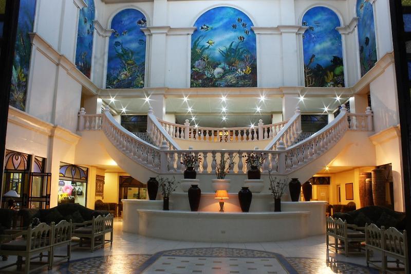 Club Morocco Resort And Country Club Subic Exterior foto
